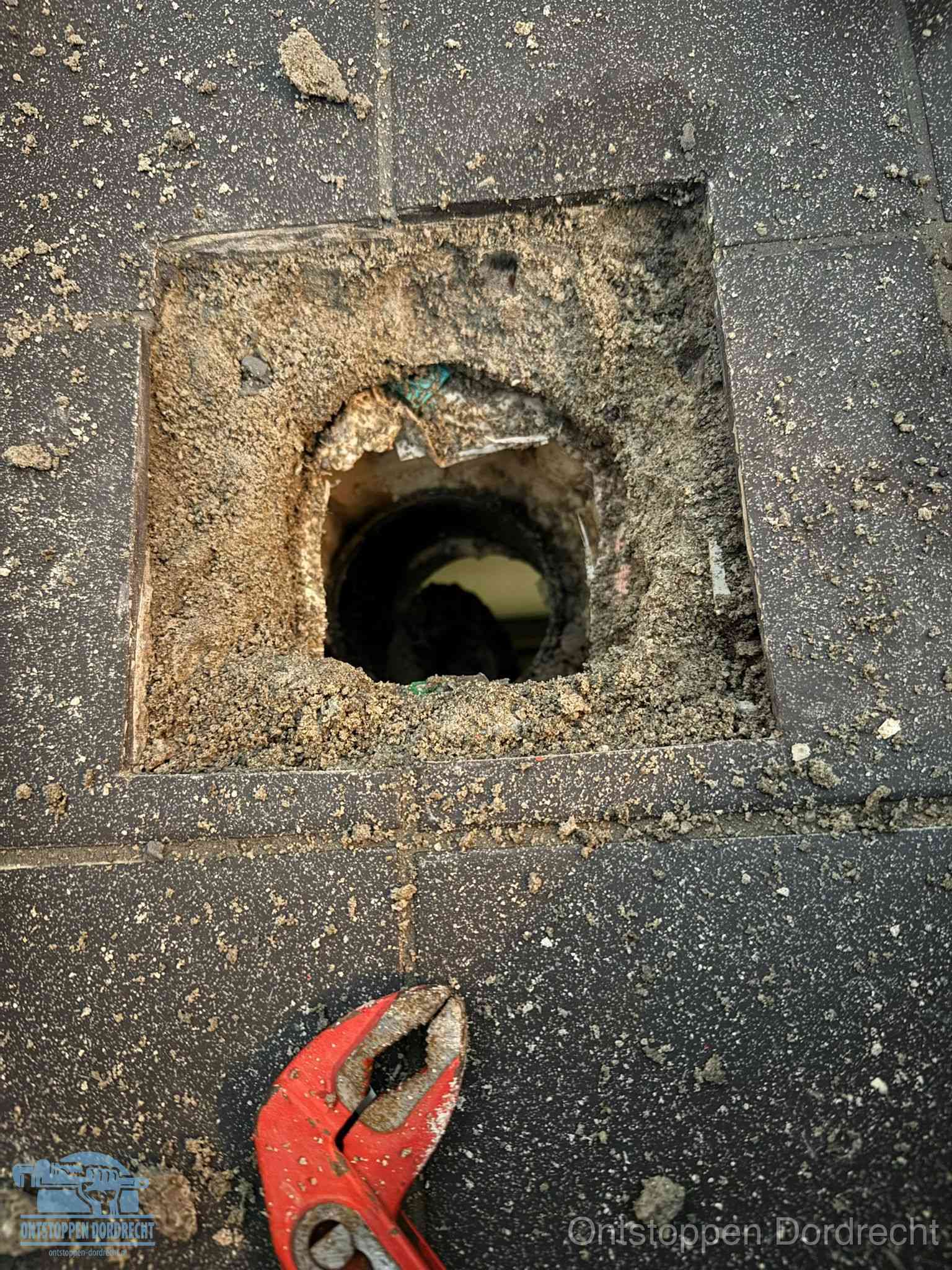 Rioolputje erfgrens eigendom in Dordrecht