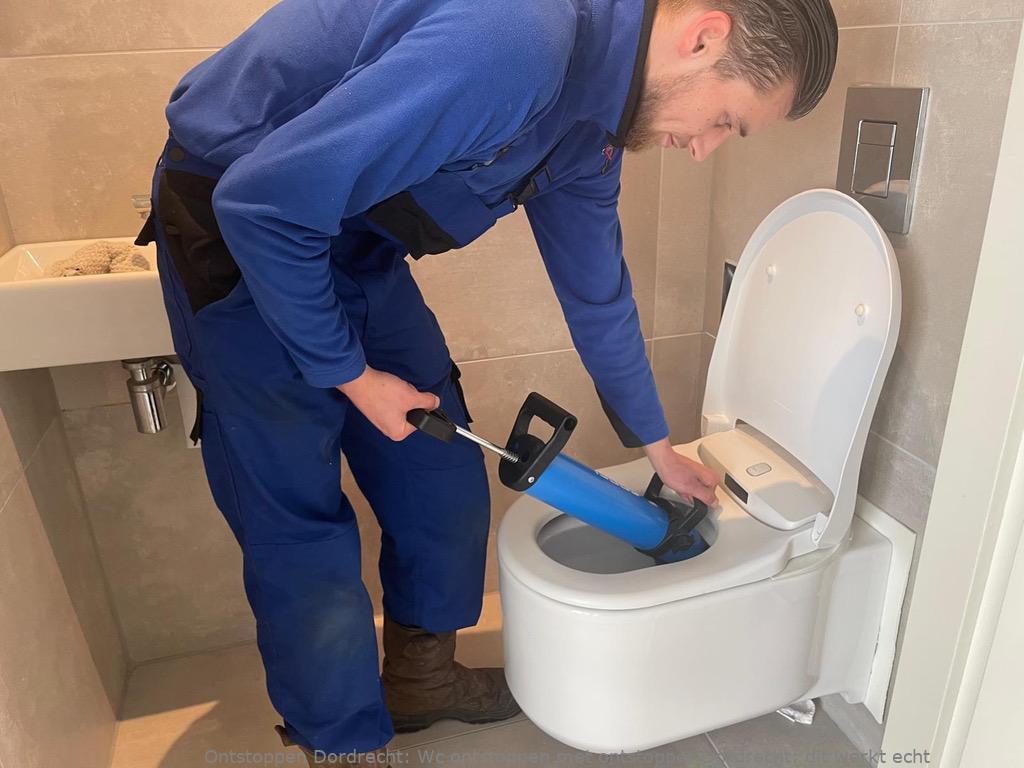 Wc ontstoppen met ontstopper Dordrecht: dit werkt echt